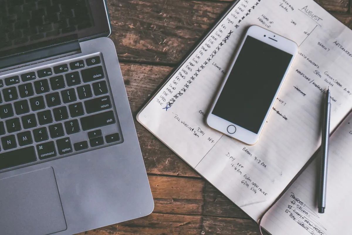 Paper Planner vs Digital Calendar: Which Is Better for UK Reminders?